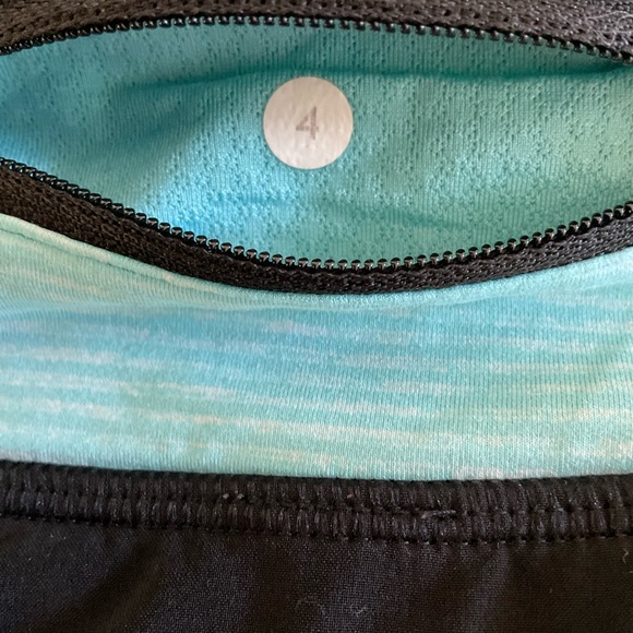 Lululemon speed up short Sz 4 - Picture 5 of 5